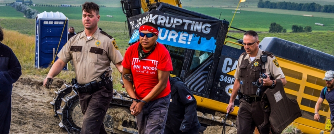 Senator Promoting Dakota Access Pipeline Invests In Bakken Oil Wells Named After Indian Tribe